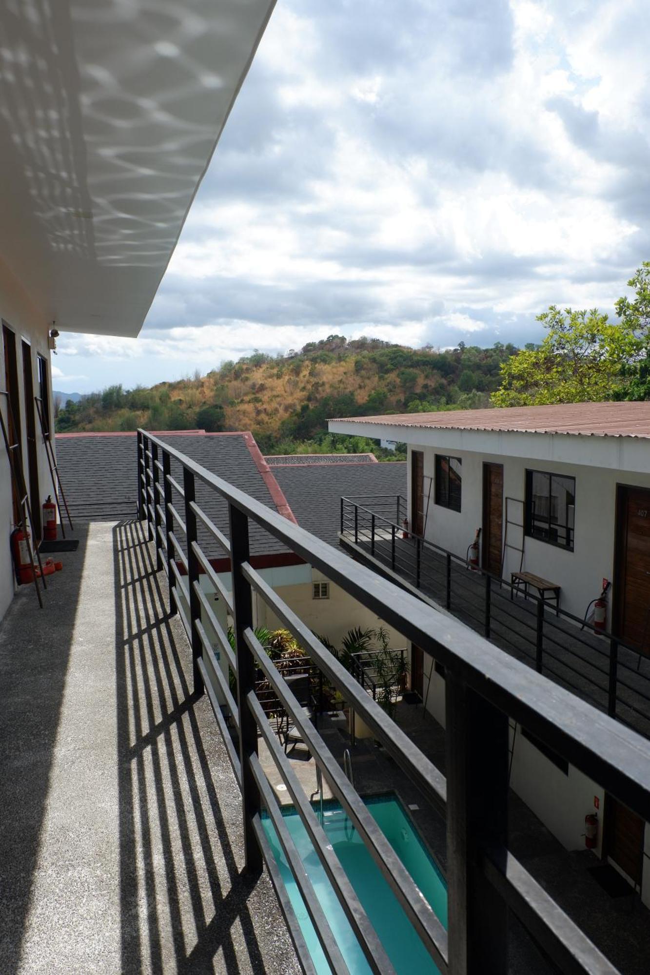 Vela Terraces Hotel Coron Exterior photo