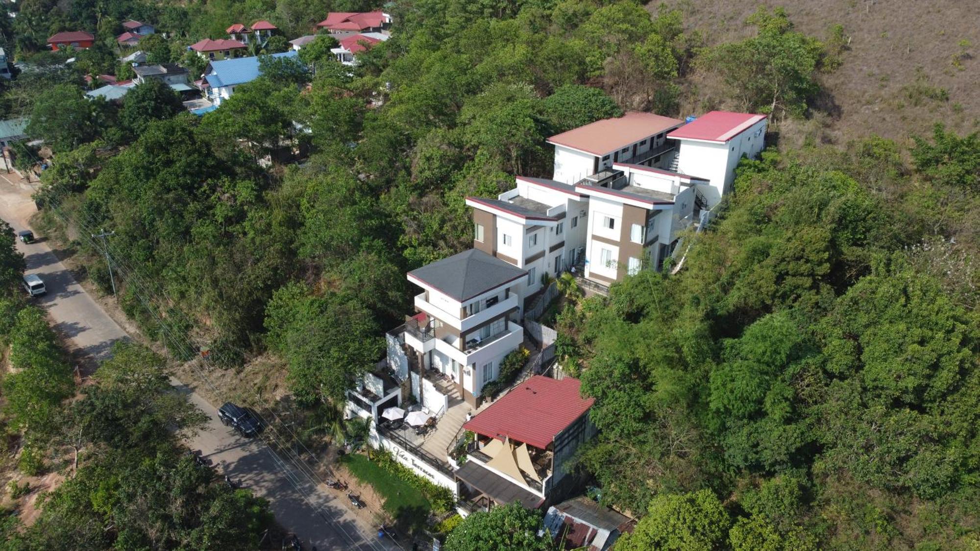 Vela Terraces Hotel Coron Exterior photo